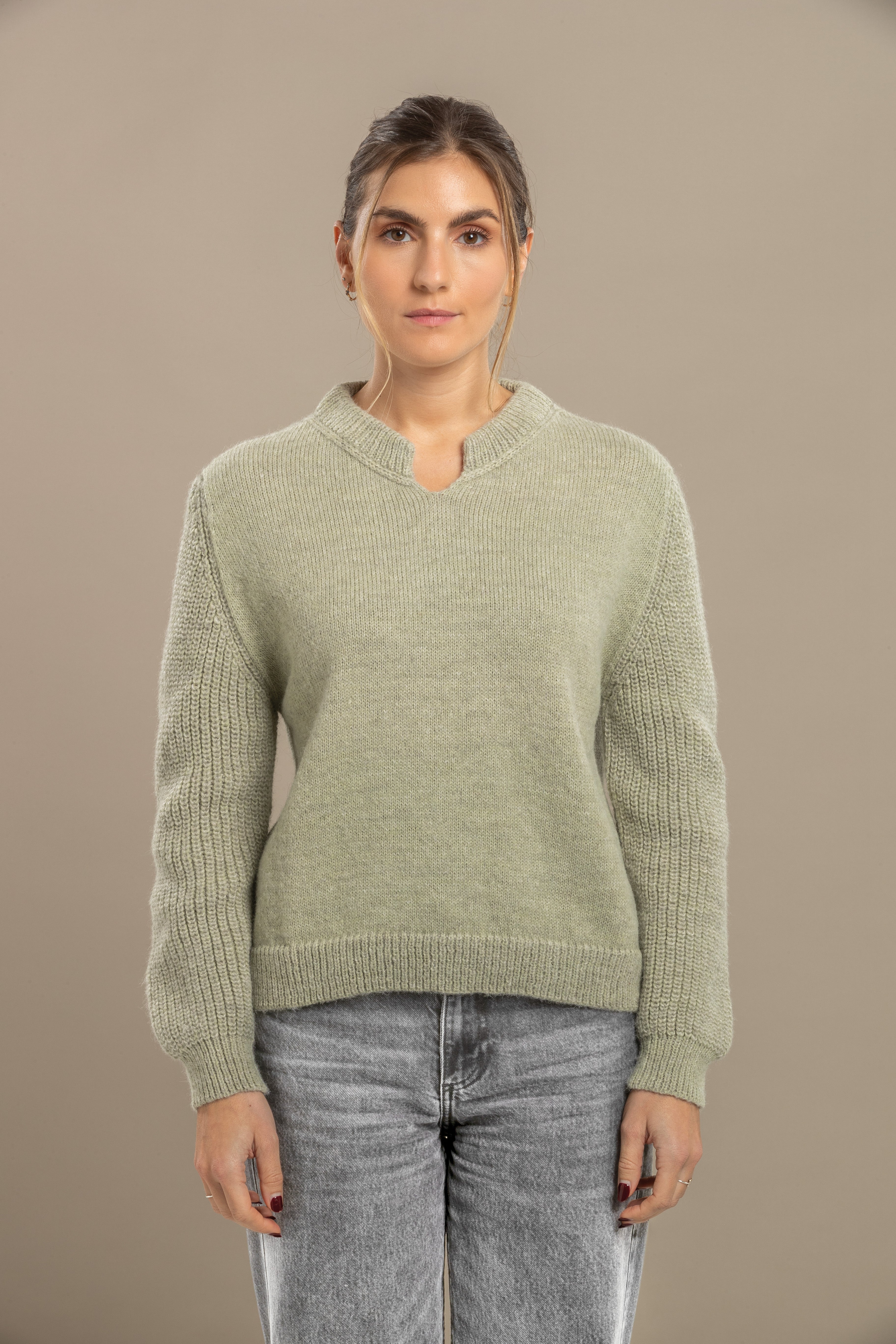 AMARYLLIS Pichinku V- sweater