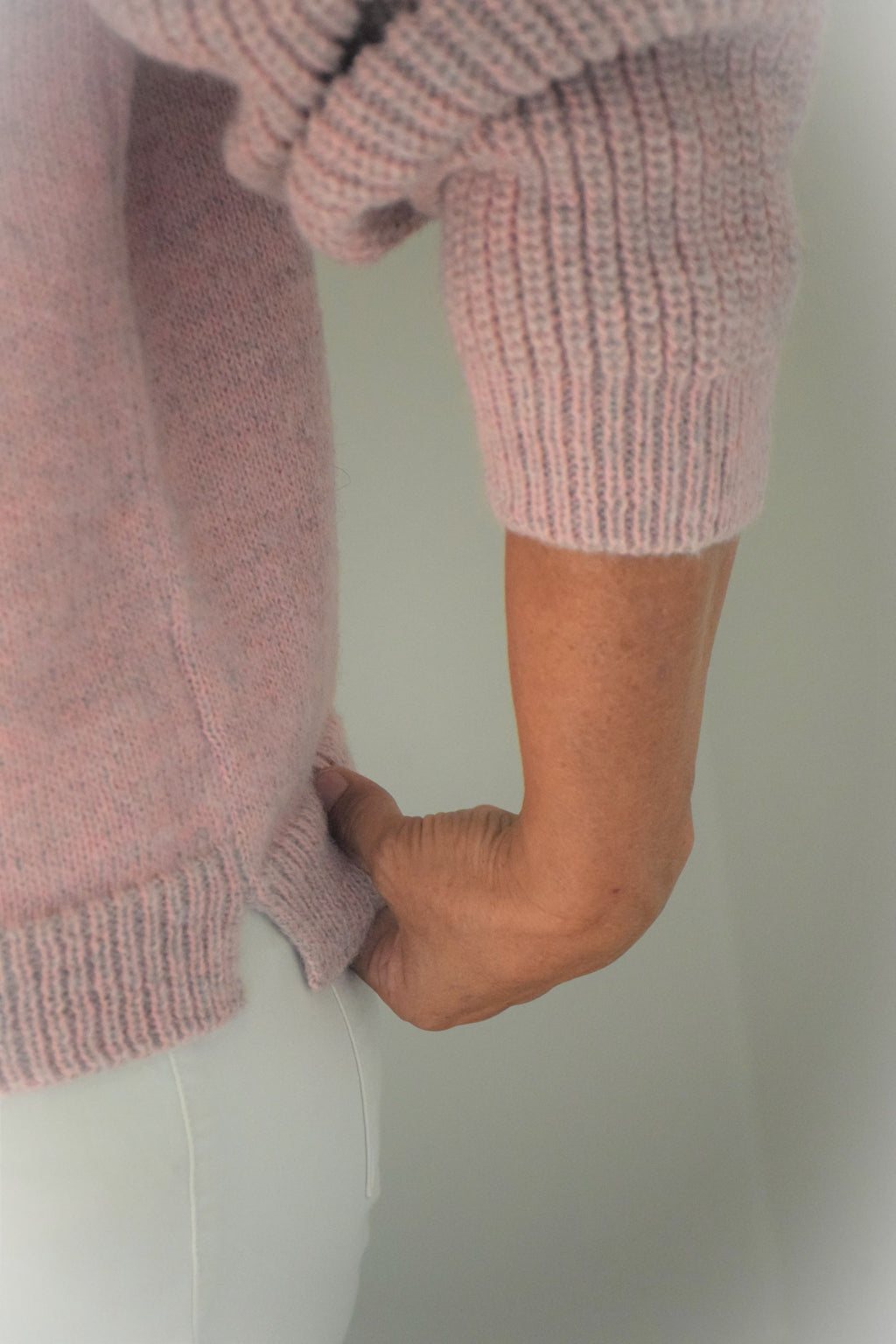 AMARYLLIS Pichinku V- sweater