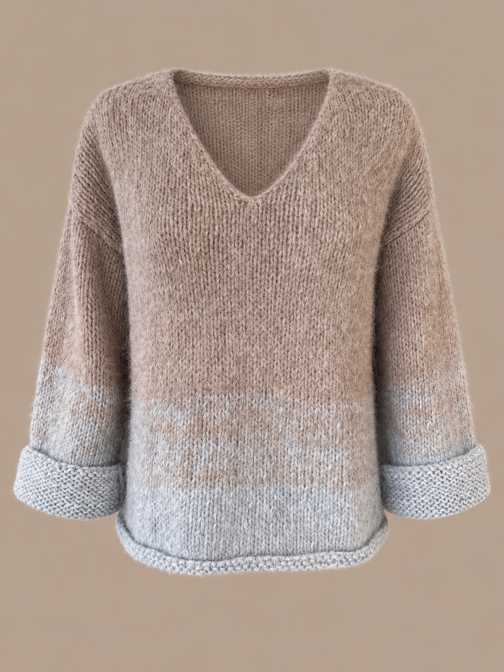 Eloïse ~ alpaca v-sweater, sand dégradé